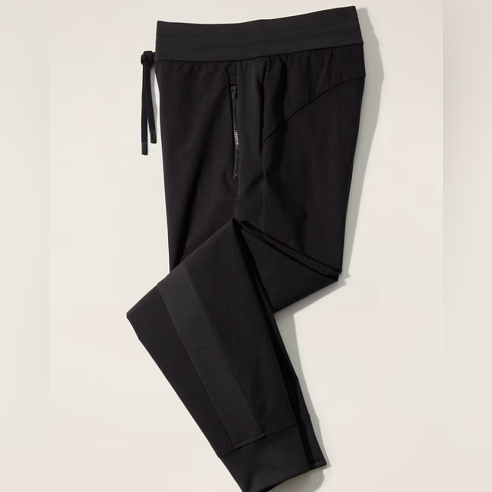 Athleta Headlands Hybrid Trek Mid Rise Black Jogger